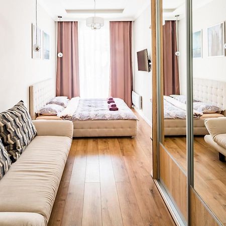 Квартира В Центрі З Дизайнерським Ремонтом Leopoli Esterno foto